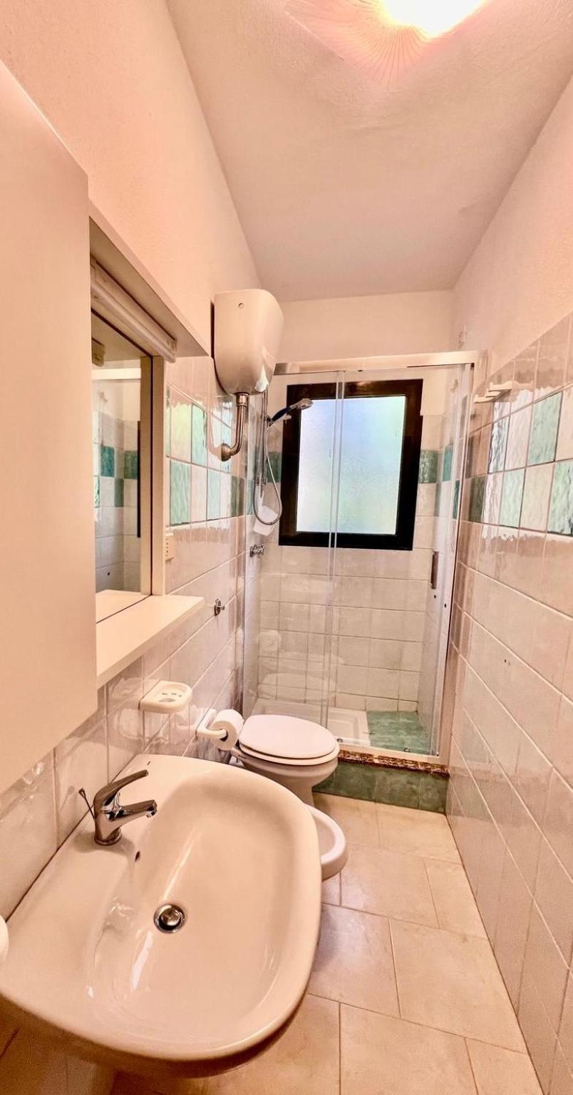 Vedere Vale Piu Di Mille Parole Badesi Exterior foto